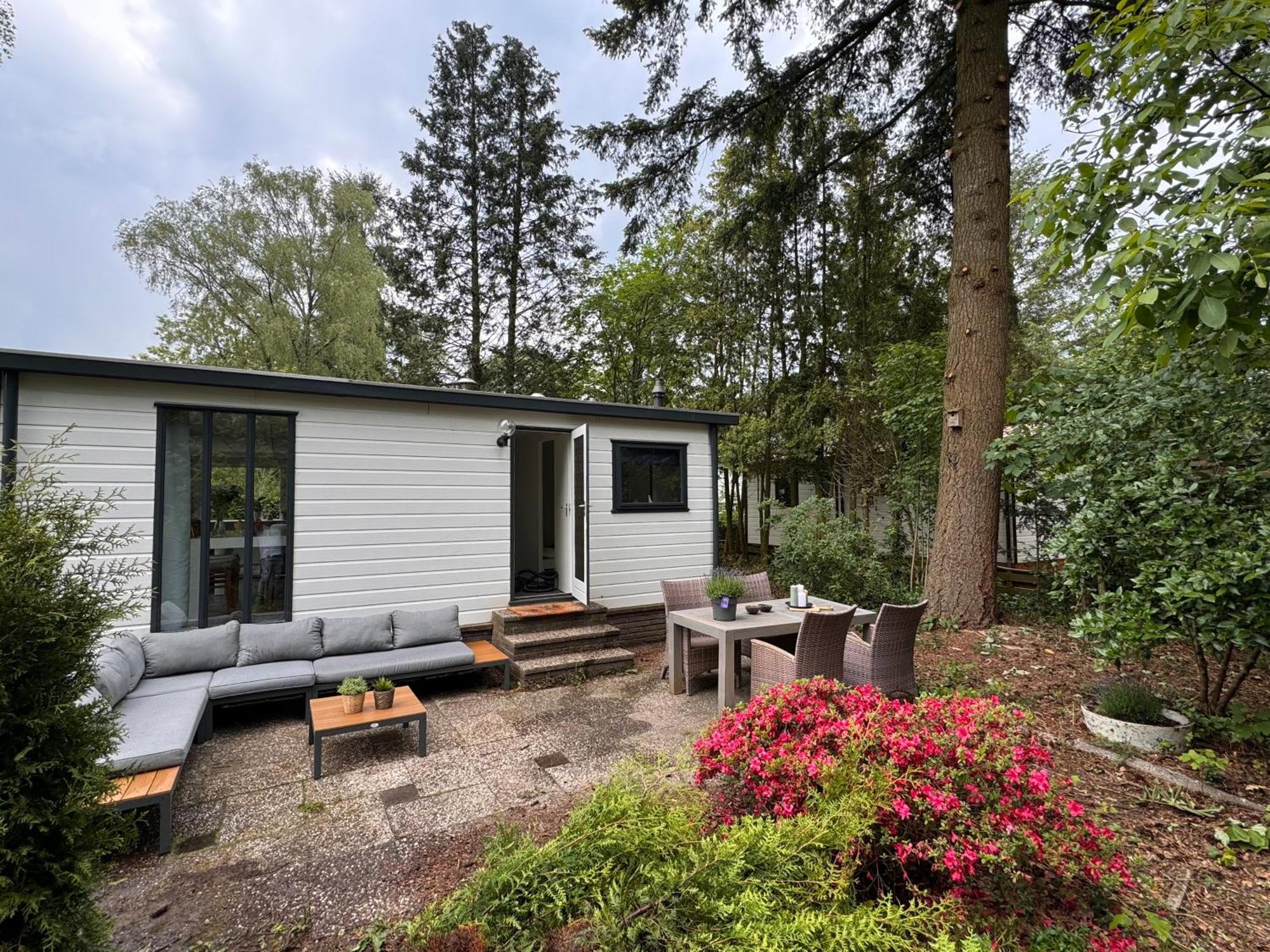 Ruim En Luxe Chalet Privetuin - Park 'De Ijsvogel' Lägenhet Voorthuizen Exteriör bild