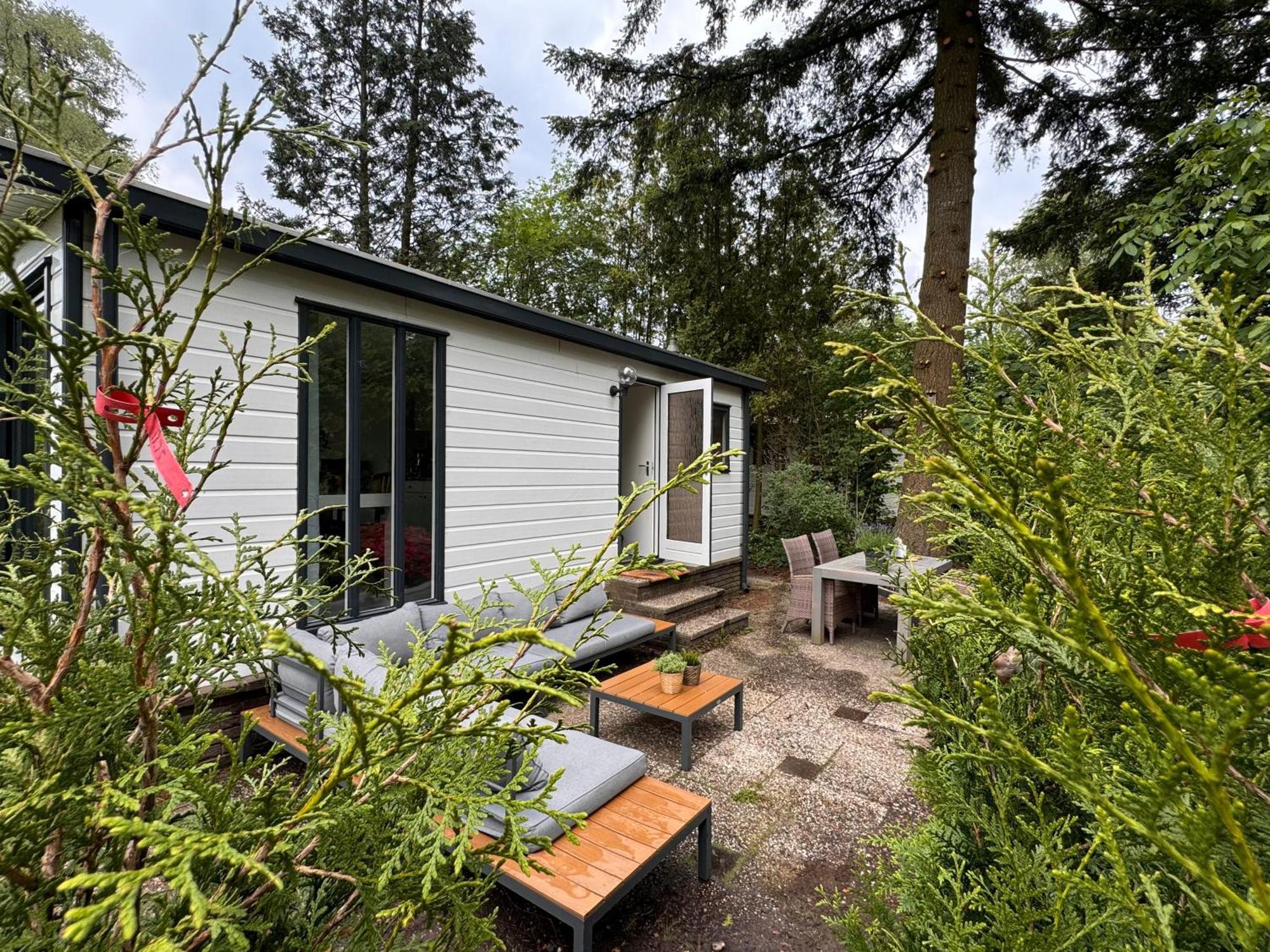 Ruim En Luxe Chalet Privetuin - Park 'De Ijsvogel' Lägenhet Voorthuizen Exteriör bild
