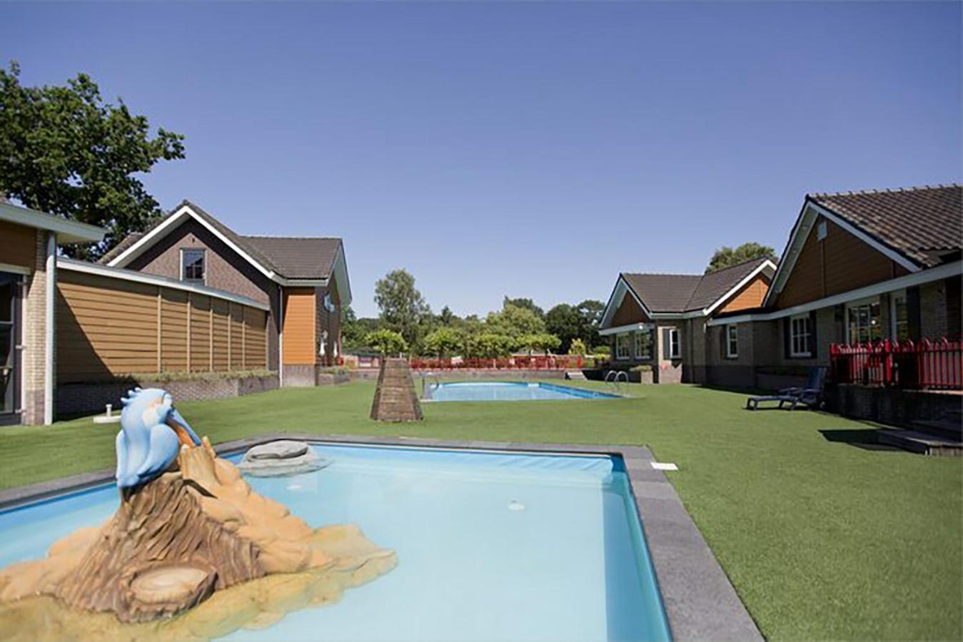 Ruim En Luxe Chalet Privetuin - Park 'De Ijsvogel' Lägenhet Voorthuizen Exteriör bild
